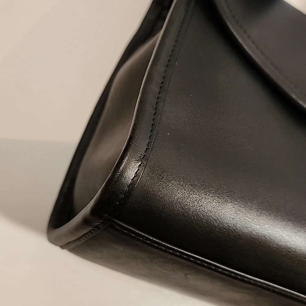 Sold Vintage Coach Regina #9983 - Picture 12 of 17